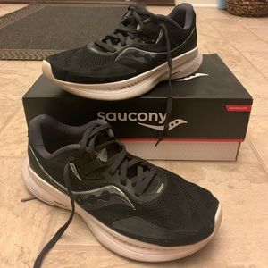 Womens Saucony Guide 15